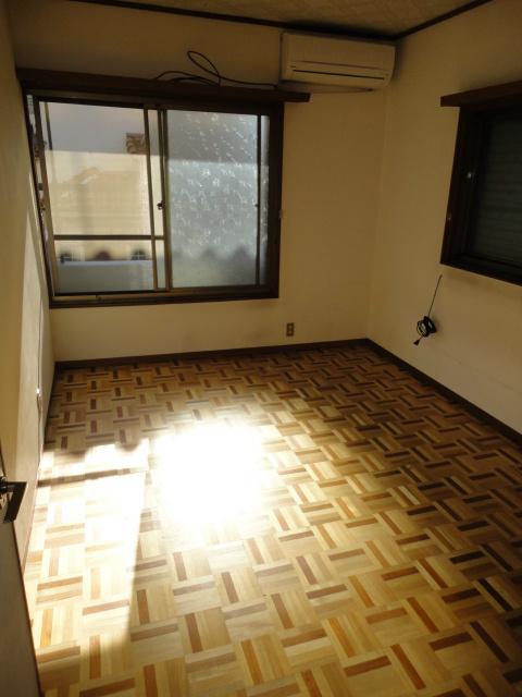 Other. Indoor shooting