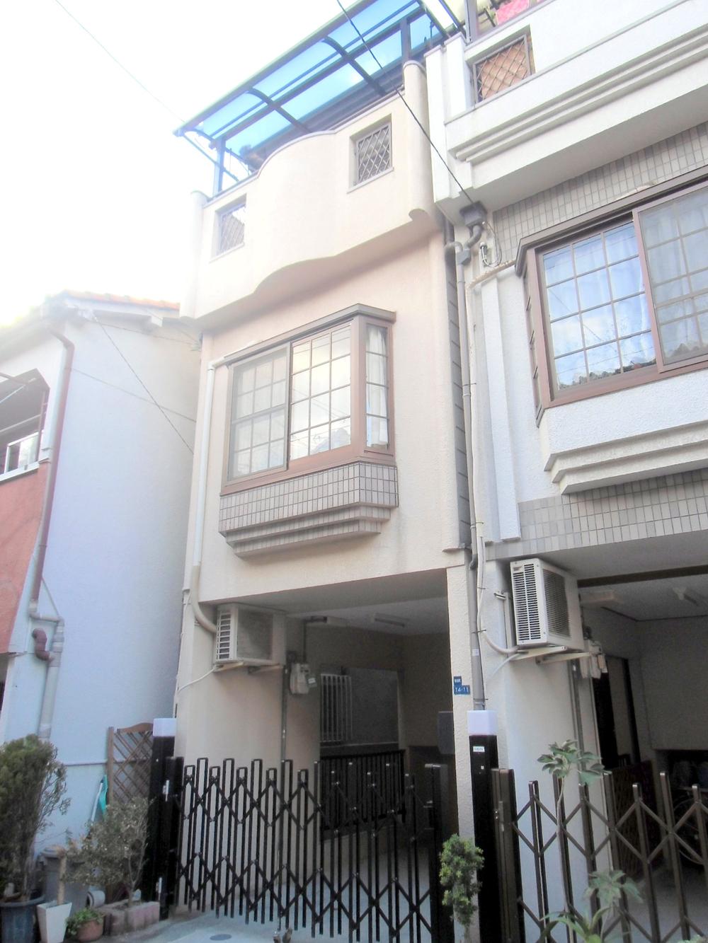 Local appearance photo