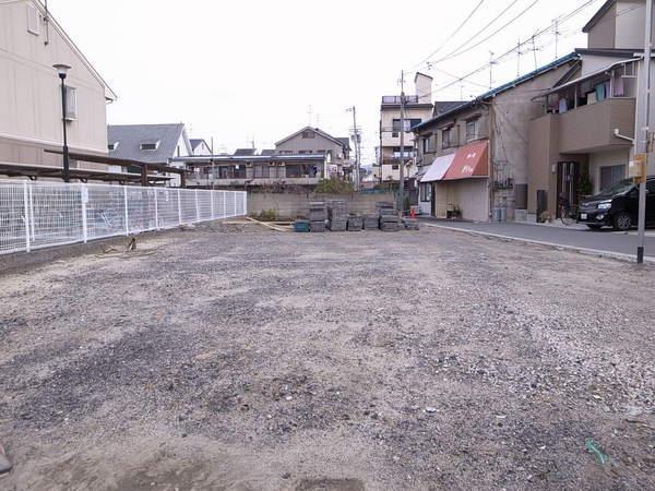 Other. We propose a "house where the family can live happily."