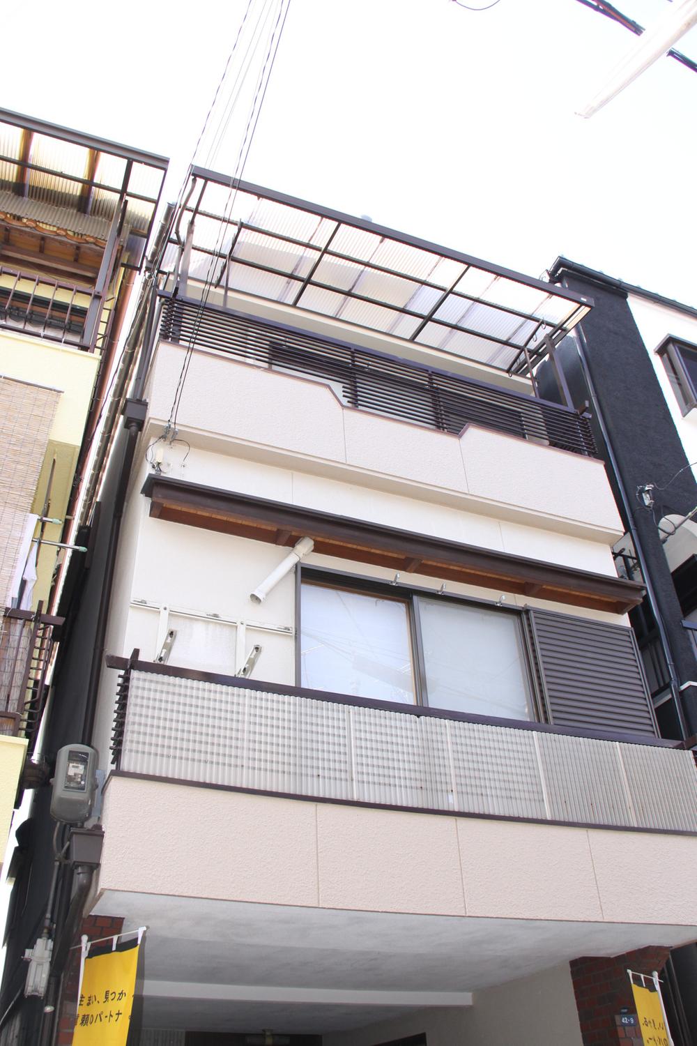 Local appearance photo