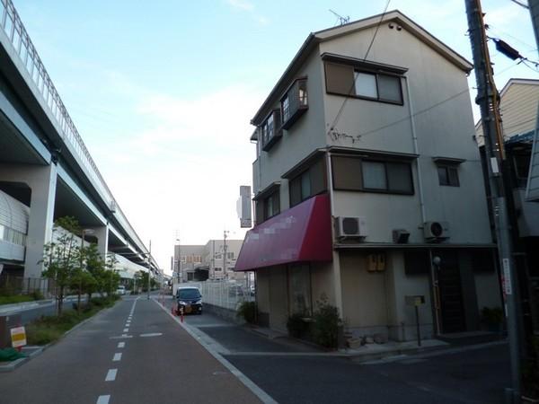 Local appearance photo.  ☆ Corner lot Northwest side width 12m / Southwest side width 4.7m