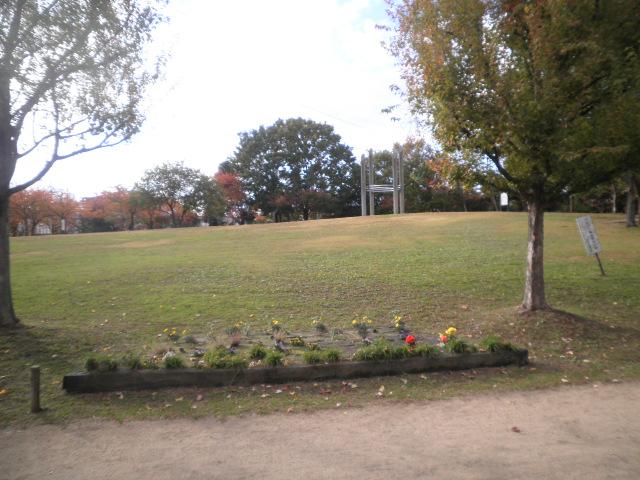 park. 1043m to Benten Pond Park