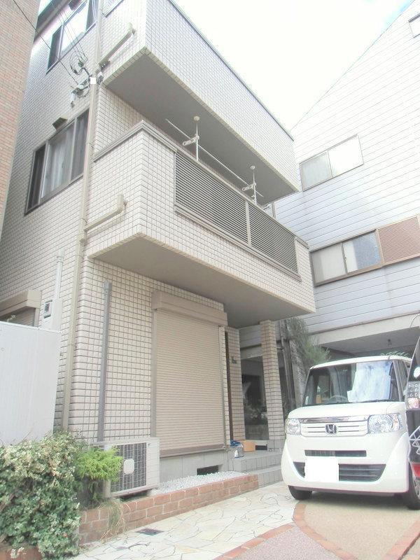 Local appearance photo. Local (10 May 2013) Shooting