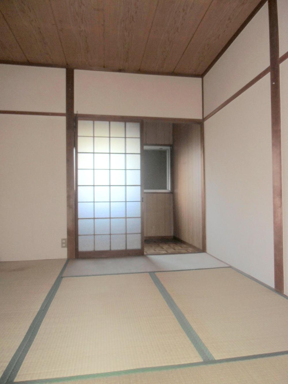 Non-living room. Indoor (11 May 2013) Shooting