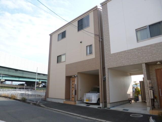 Local appearance photo. Local (11 May 2013) Shooting