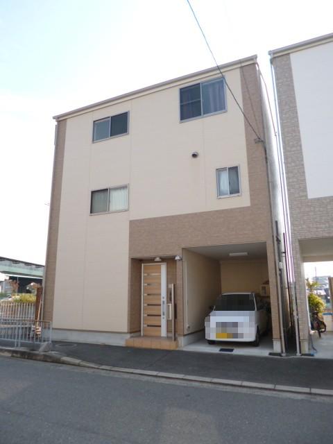 Local appearance photo. Local (11 May 2013) Shooting