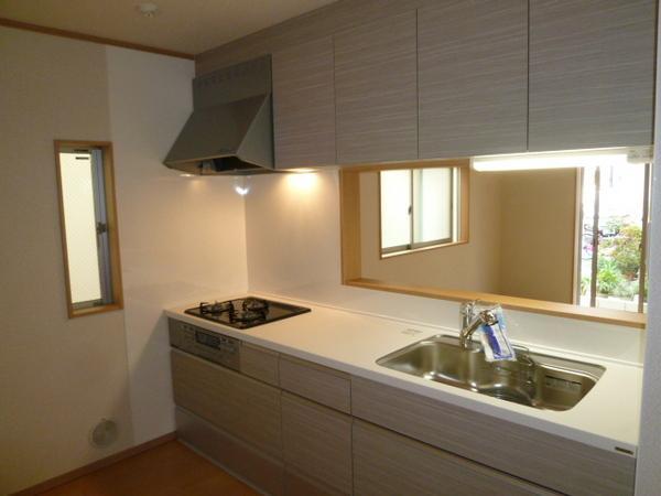 Kitchen. Your family close to face-to-face kitchen!