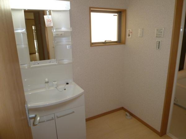 Wash basin, toilet. Hectic morning in the lavatory of the room also ☆