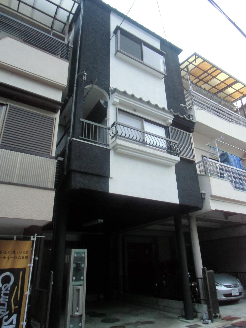 Local appearance photo. Local (10 May 2013) Shooting