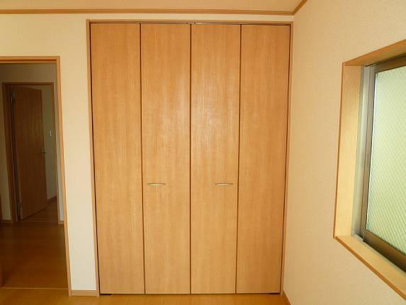 Receipt. The room also clean spacious in all room with storage!