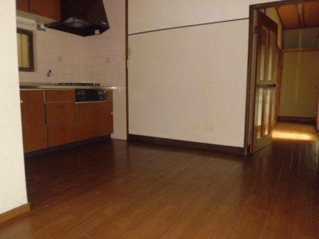 Kitchen. Indoor (11 May 2012) shooting