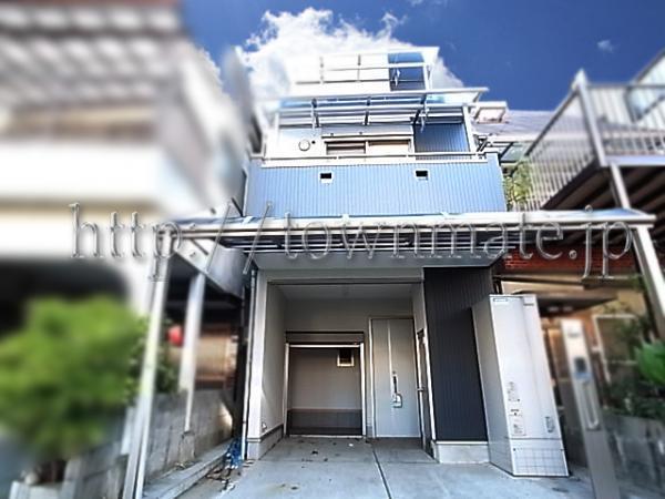 Local appearance photo. Bright appearance