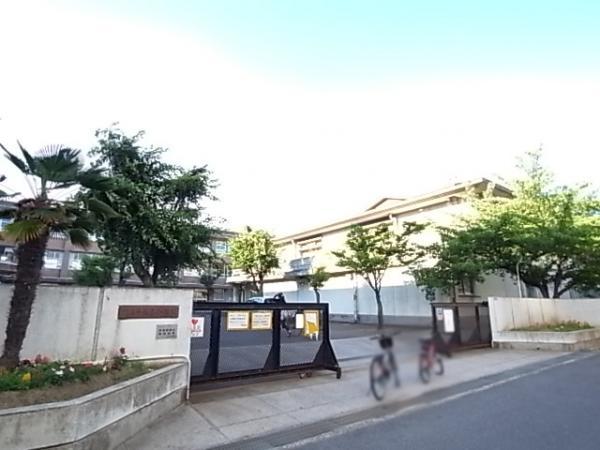 Primary school. 674m to East Elementary School