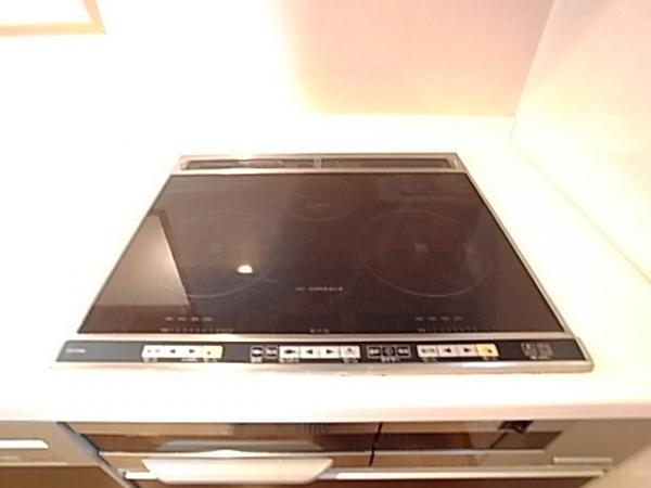 Other Equipment. Easy to clean three-necked stove