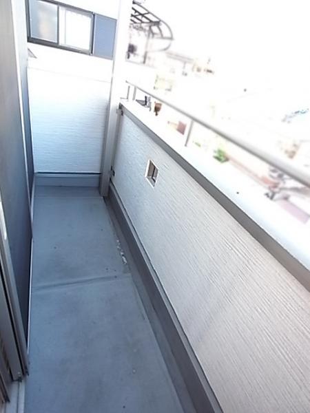 Bathroom. Good per sun balcony