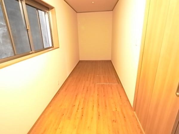 Other introspection. 1F Western-style