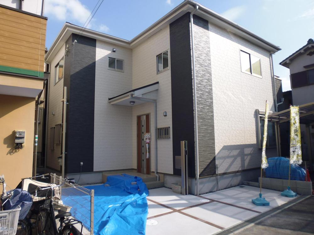 Local appearance photo. Local (11 May 2013) Shooting