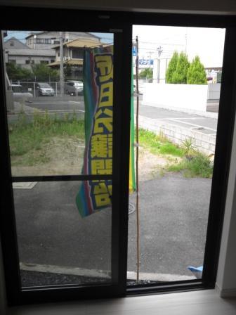 Local photos, including front road. Very open and there is no building on both sides of the road