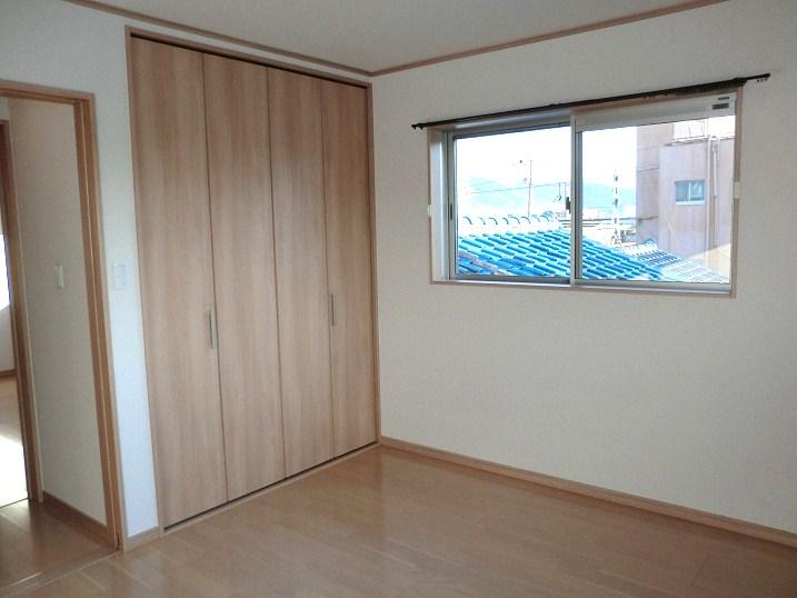 Non-living room. Indoor (12 May 2012) shooting