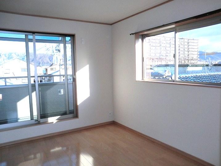 Non-living room. Indoor (12 May 2012) shooting