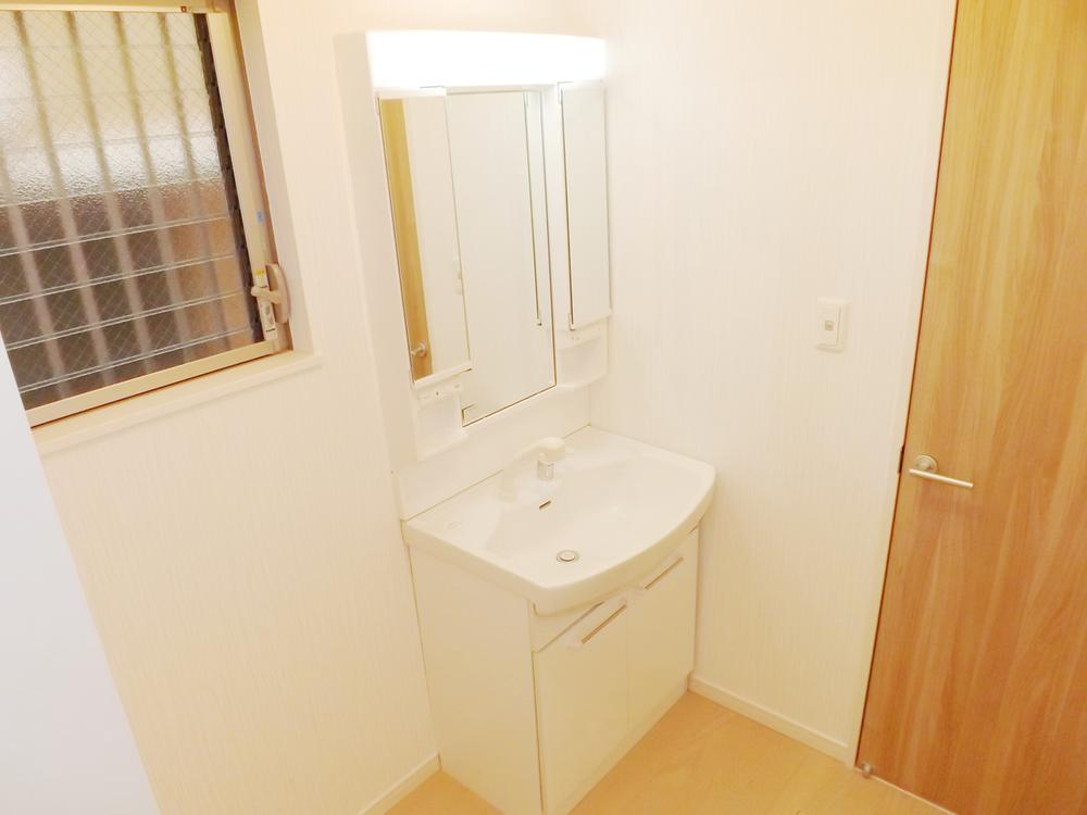 Other Equipment. With hand shower! Cleansing also shampoo happy!