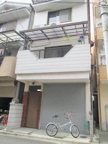 Local appearance photo. Storage space is a lot of 3-story home