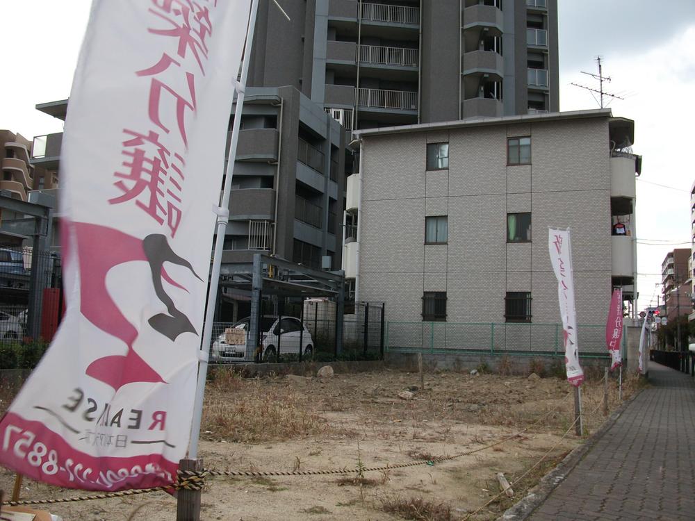 Local appearance photo. Local (12 May 2013) Shooting