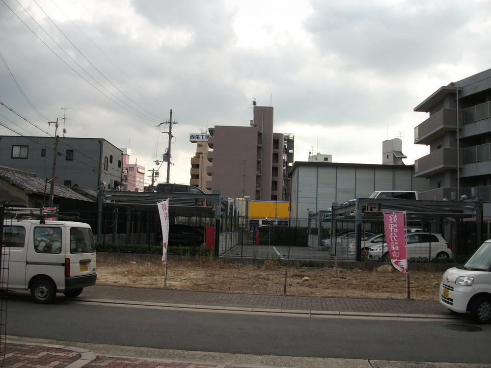 Local photos, including front road. Local (12 May 2013) Shooting