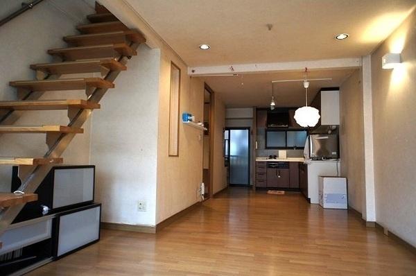 Living. A feeling of opening and the room is the living