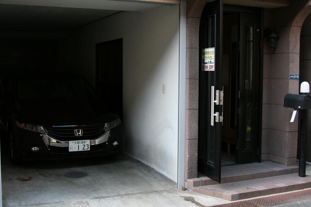 Local appearance photo. You can use it comfortably large car! !