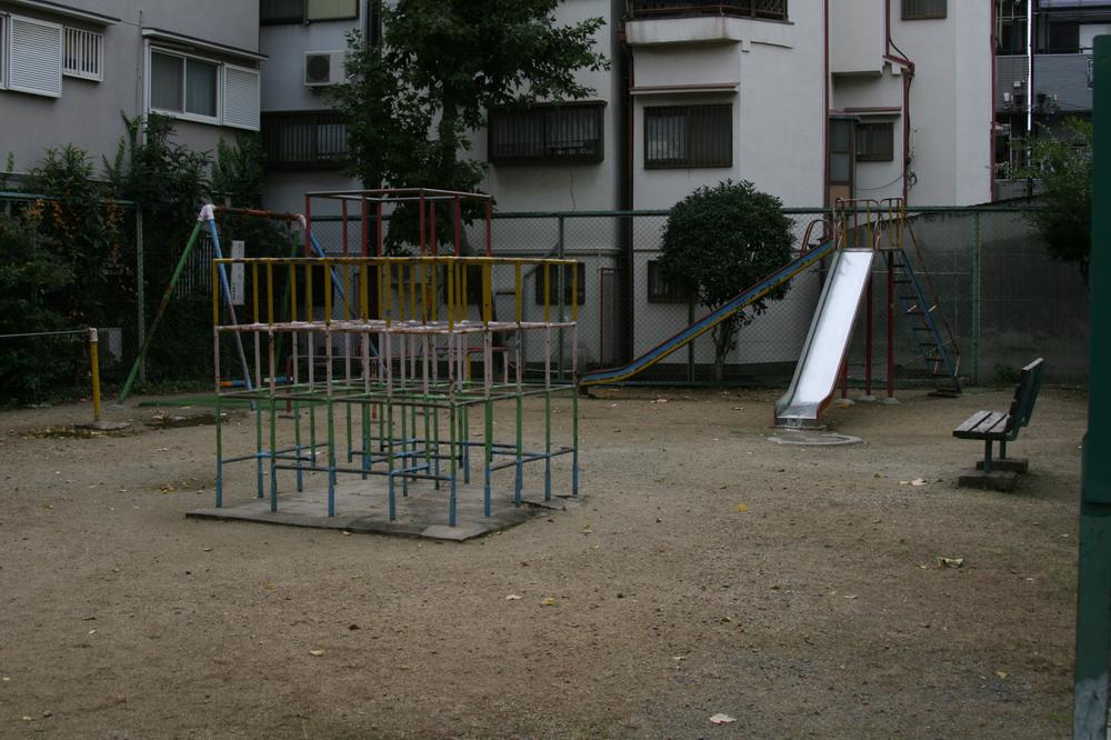 park. There is immediately park in the back!