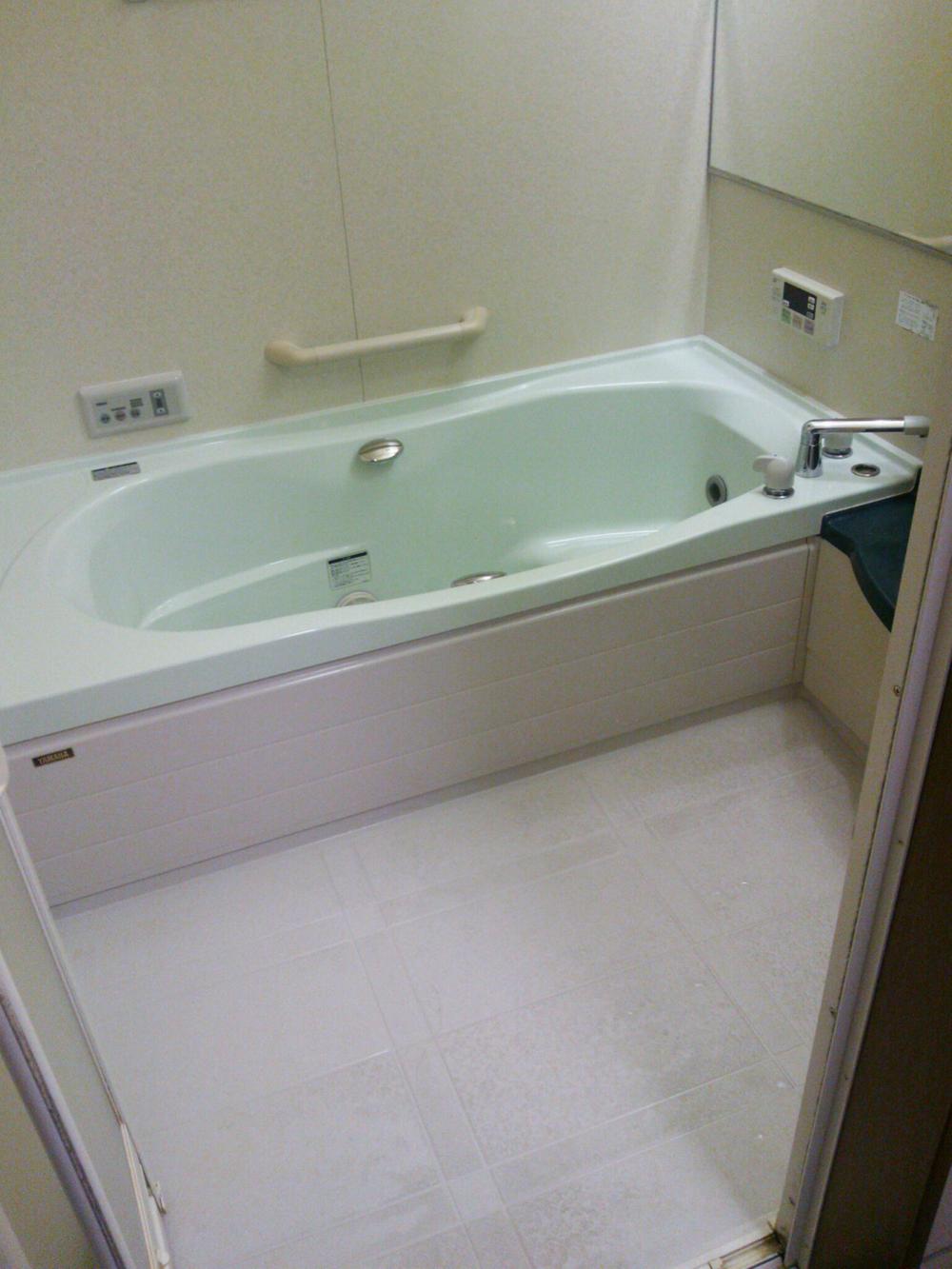 Bathroom. Indoor (11 May 2013) Shooting