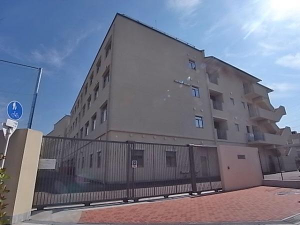 Junior high school. Kadoma pancake of 437m up to junior high school