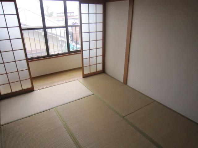 Non-living room. Indoor (09 May 2012) shooting