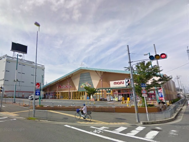 Supermarket. 750m to Sanyo Marunaka Kaizuka store (Super)