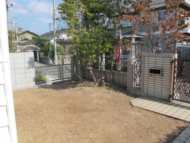 Garden. ☆ Garden ☆ ☆ It is going to be a good feeling in the wood deck