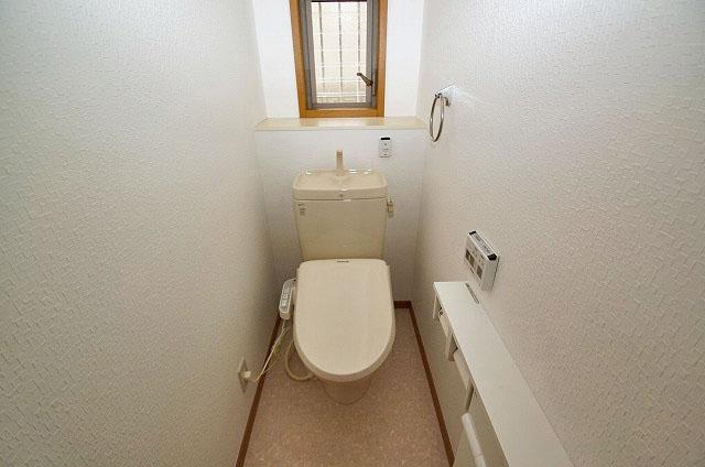 Toilet. cross ・ Floor CF re-covered settled