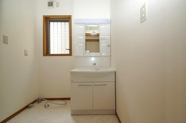 Toilet. cross ・ Floor CF re-covered settled