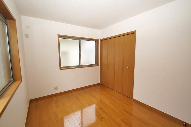 Non-living room. 2 Kaiyoshitsu