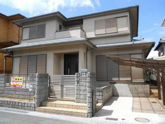 Local appearance photo. It is a building of a Sumitomo Forestry.  Floor plan is, 5L ・ DK + storeroom. 