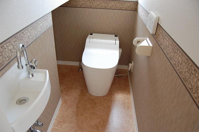 Toilet.  ☆ 1F toilet ☆