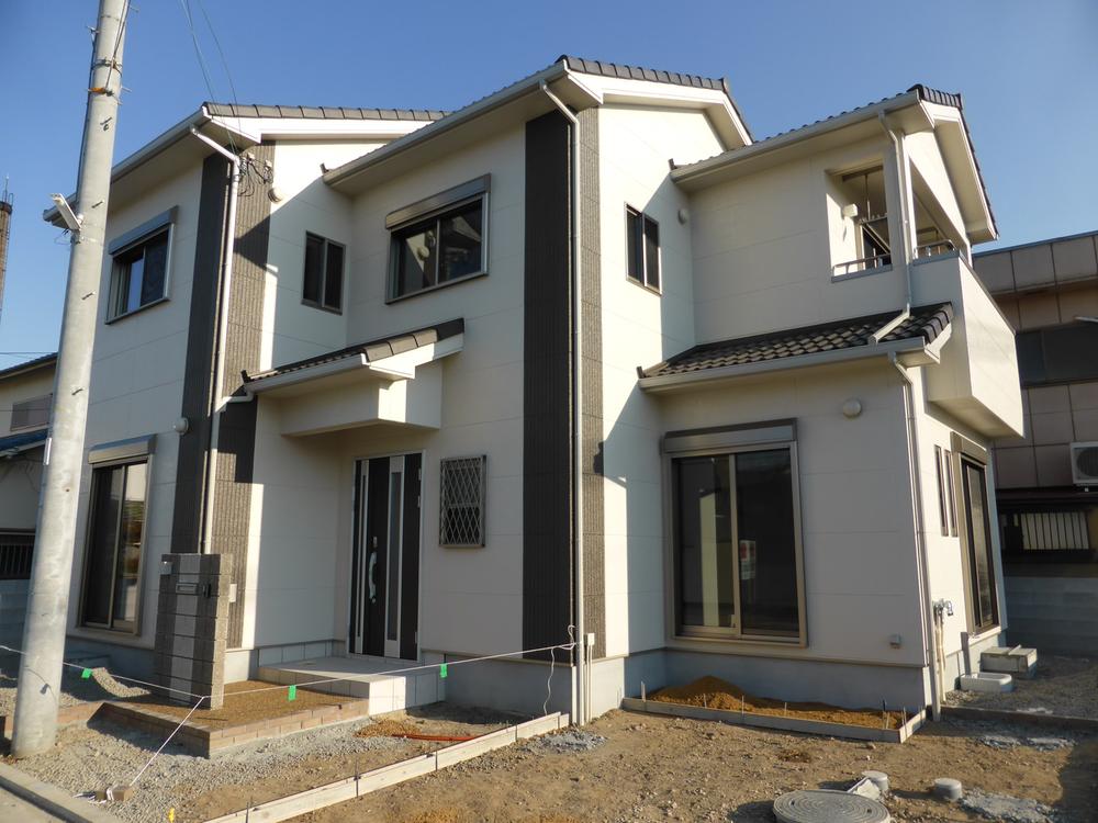 No. 5 land model house