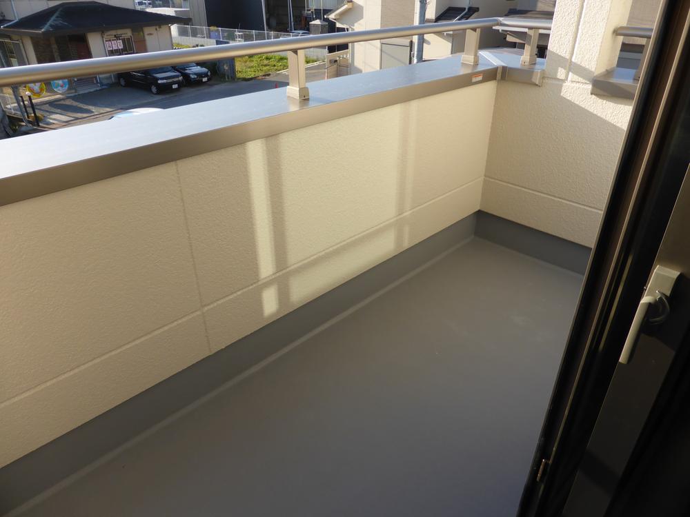 Balcony. Laundry also plenty Hoseru balcony