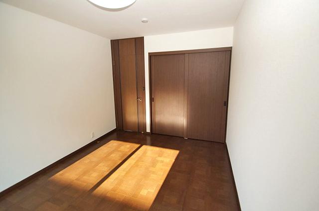 Non-living room. 2 Kaiyoshitsu