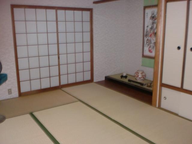 Non-living room. Indoor (12 May 2013) Shooting