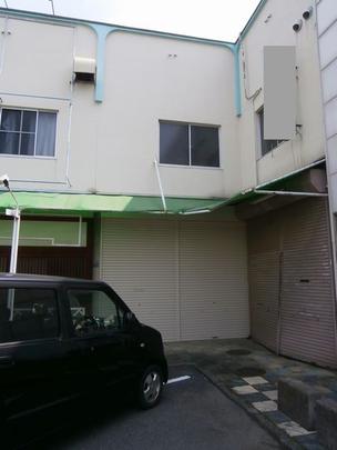 Local appearance photo. Walk up to Kaizuka Station 7 minutes. 