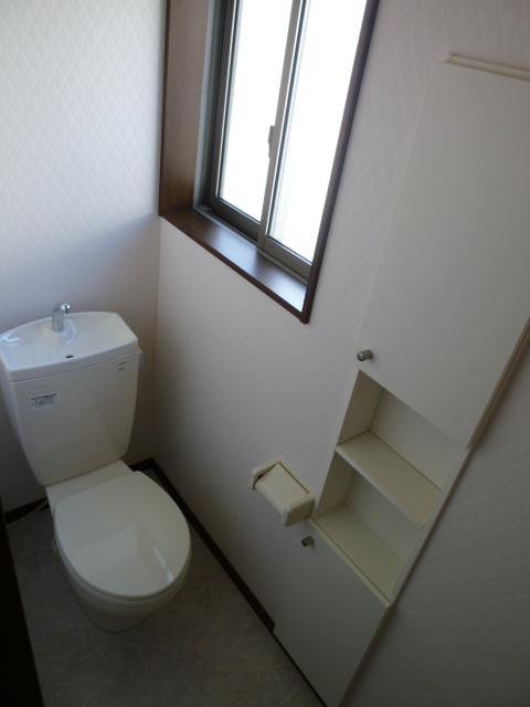 Other Equipment. Toilet with convenient storage to put away the stock of cleaning tools and equipment. Also Katazuki refreshing narrow space.