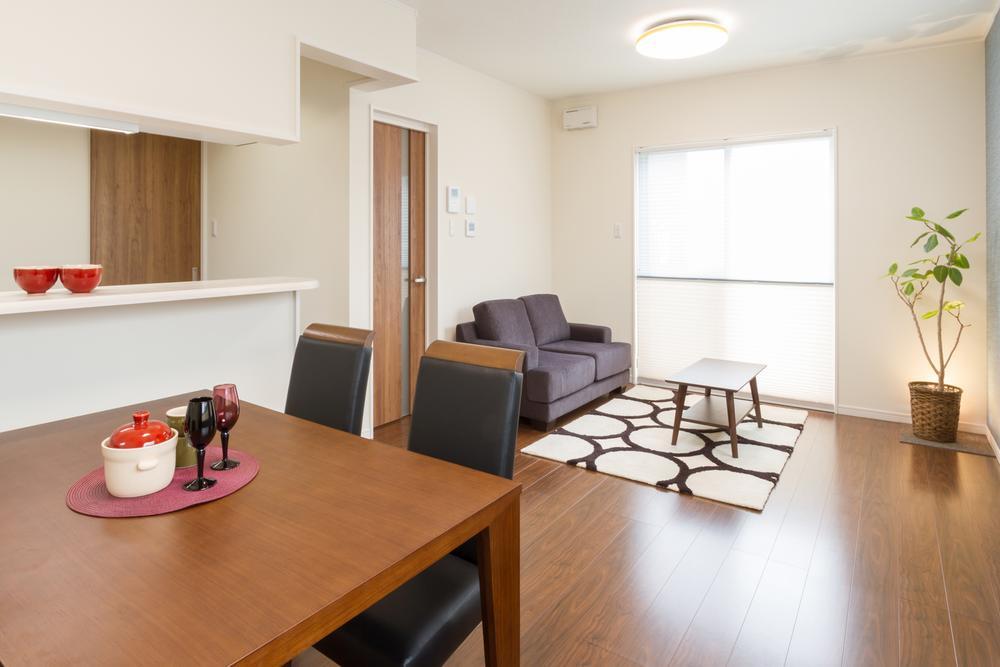 Living. 18 Pledge spacious LDK Please come by all means be seen in the local