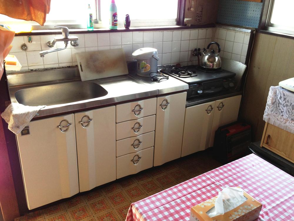 Kitchen. Room (May 2013) Shooting