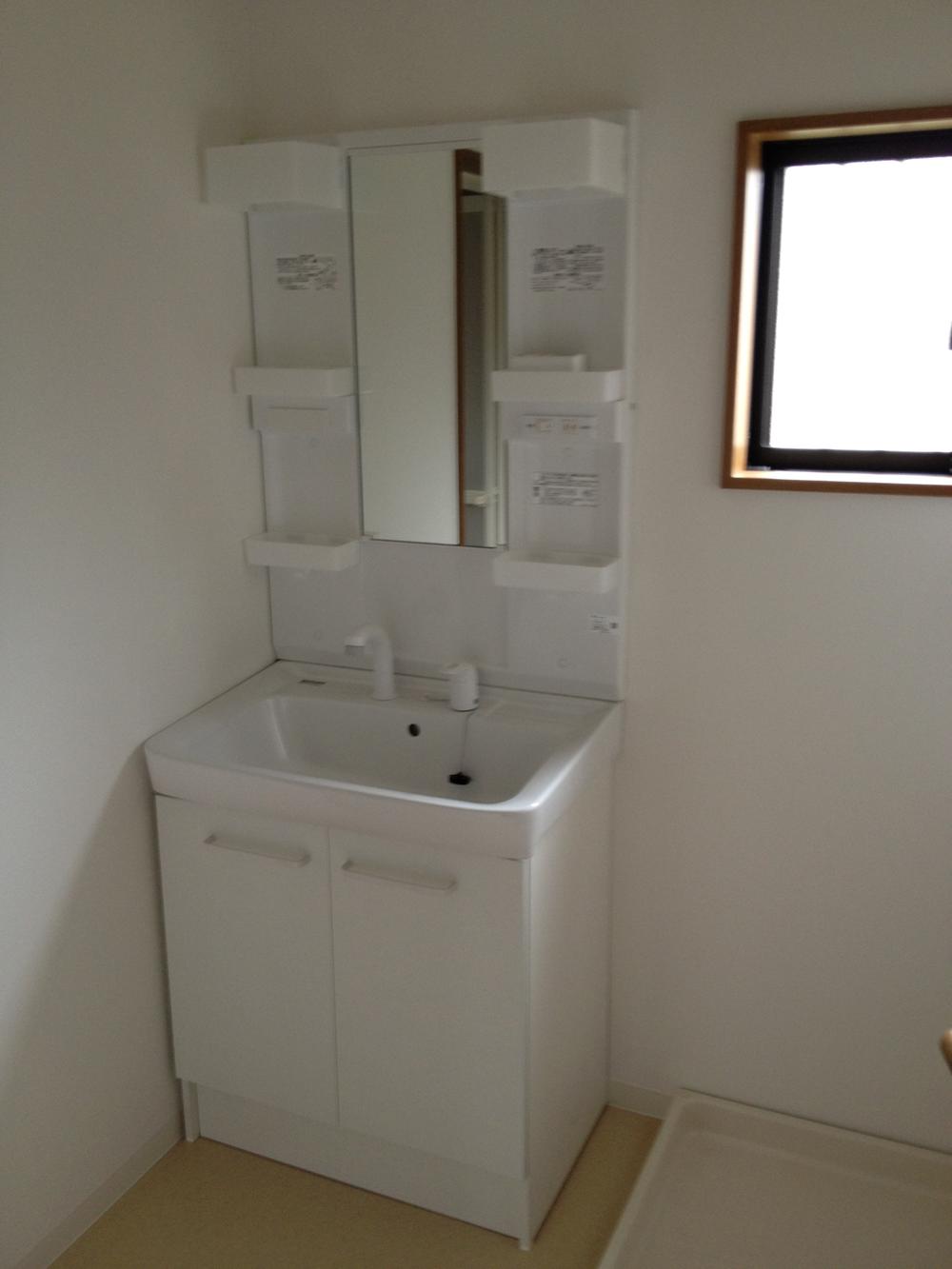 Wash basin, toilet. Indoor (September 2013) Shooting